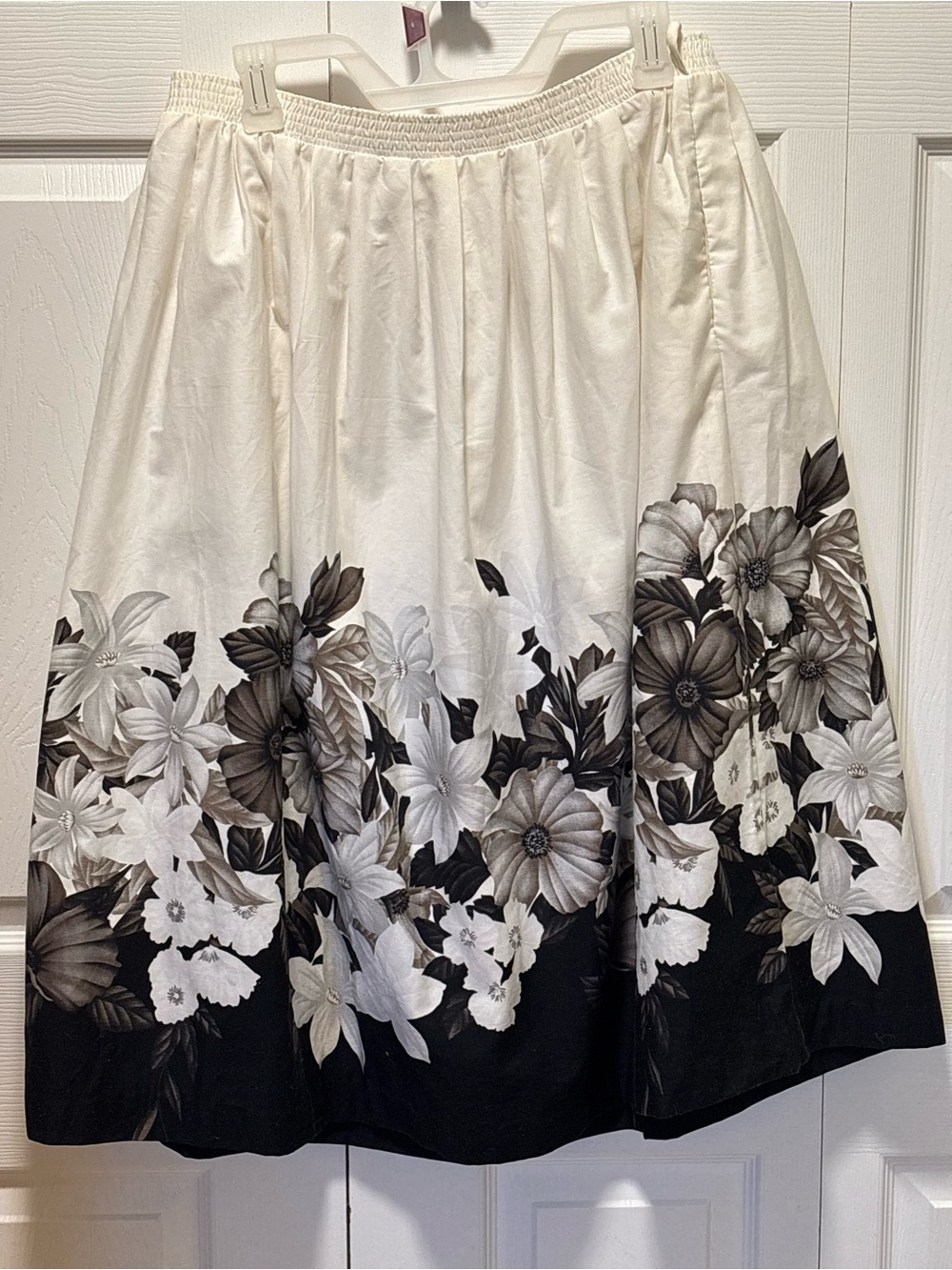 Tumbleweeds A-Line Skirt Flowy Pull On Floral Print White Black USA Sz Large
